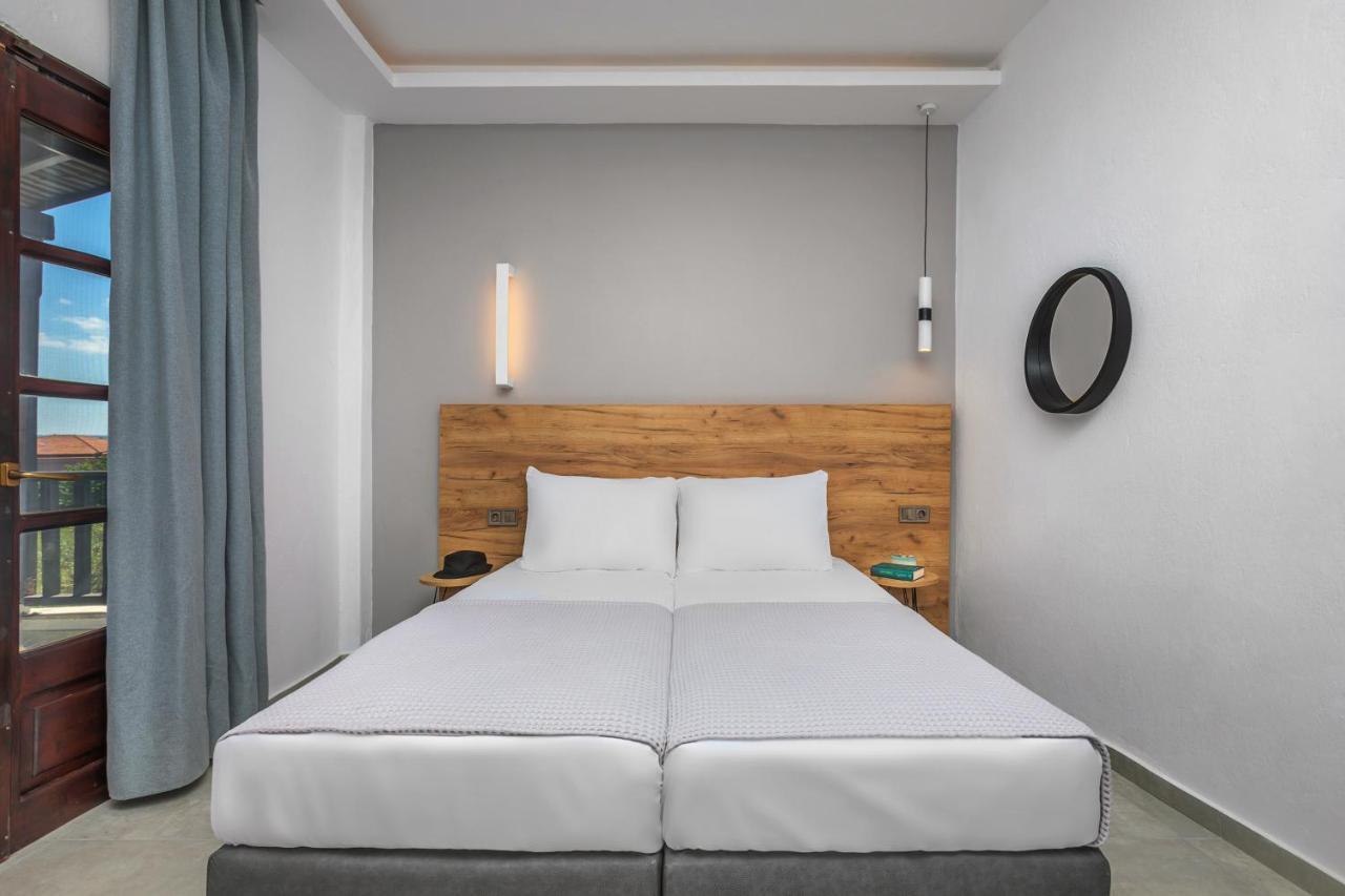 Eleon Suites Afytos Buitenkant foto