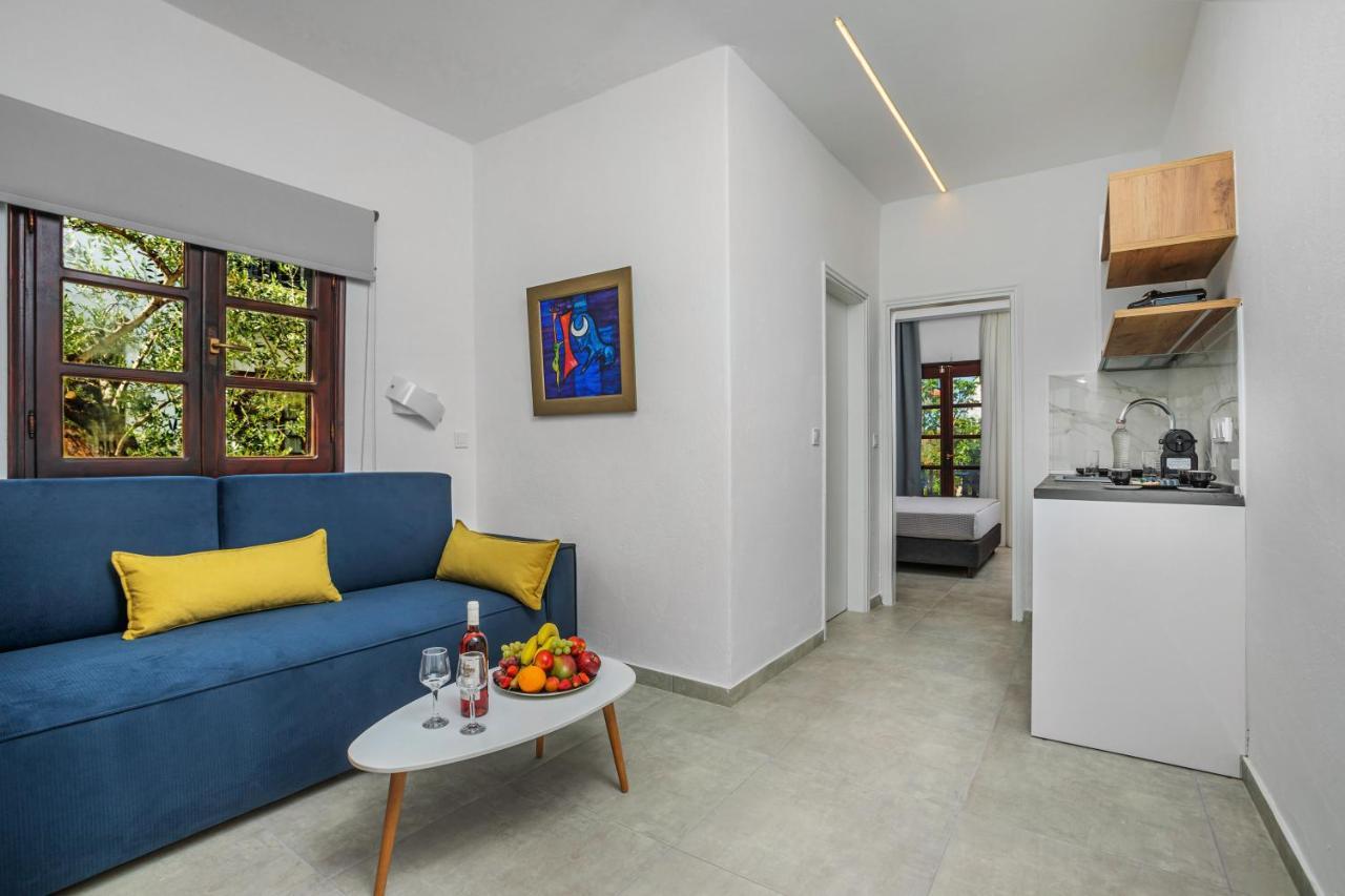 Eleon Suites Afytos Buitenkant foto