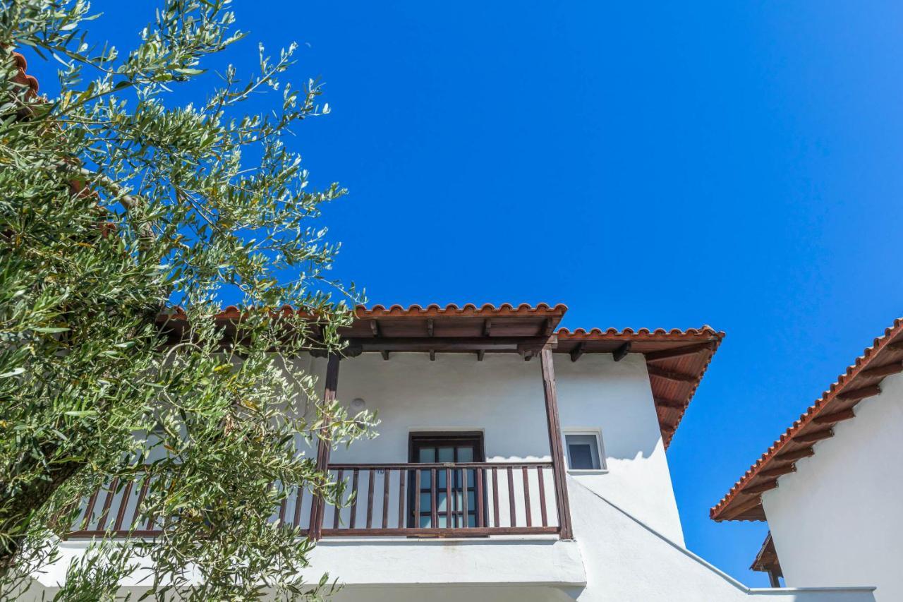 Eleon Suites Afytos Buitenkant foto