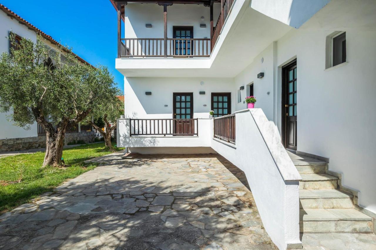Eleon Suites Afytos Buitenkant foto